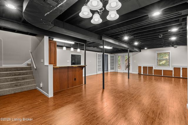 3222 Rolling Oak Blvd, Louisville, KY 40214