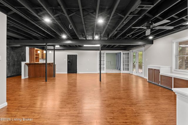 3222 Rolling Oak Blvd, Louisville, KY 40214