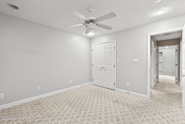 3222 Rolling Oak Blvd, Louisville, KY 40214