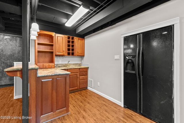 3222 Rolling Oak Blvd, Louisville, KY 40214