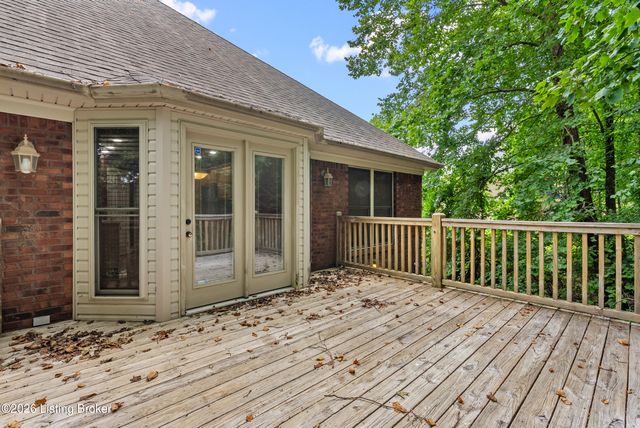 3222 Rolling Oak Blvd, Louisville, KY 40214