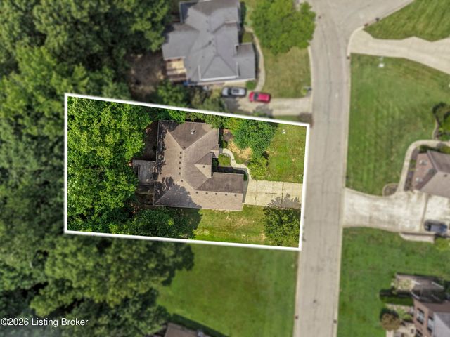 3222 Rolling Oak Blvd, Louisville, KY 40214
