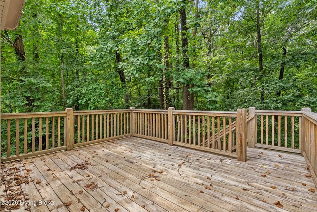 3222 Rolling Oak Blvd, Louisville, KY 40214