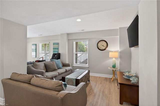 2912 Sand Bend RD, Virginia Beach, VA 23456