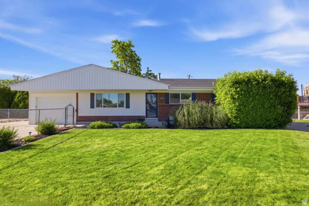 Image 2 of property listing at 1868 W 4840 S, Taylorsville, UT 84123
