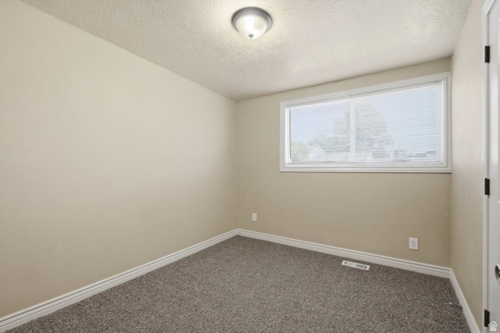 Image 13 of property listing at 1868 W 4840 S, Taylorsville, UT 84123