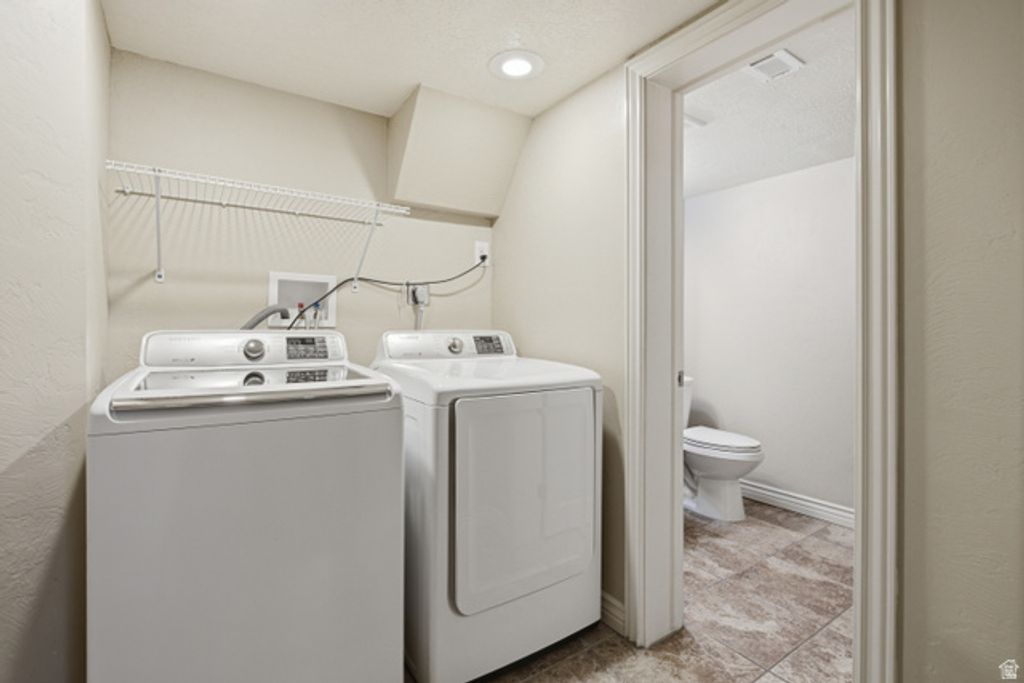 Image 22 of property listing at 1868 W 4840 S, Taylorsville, UT 84123