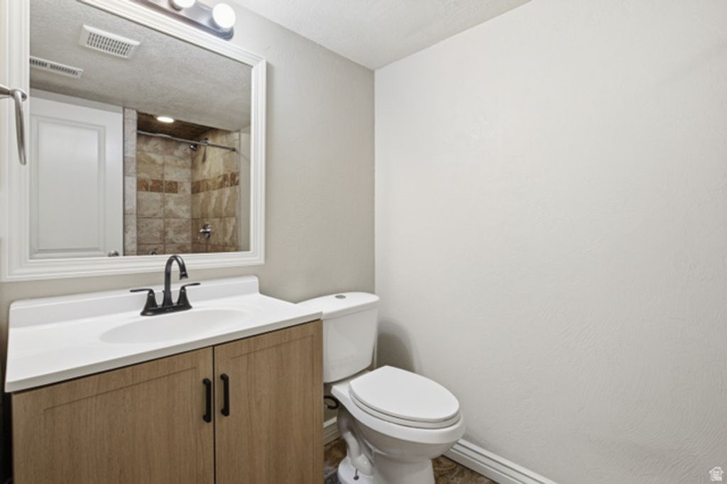 Image 23 of property listing at 1868 W 4840 S, Taylorsville, UT 84123