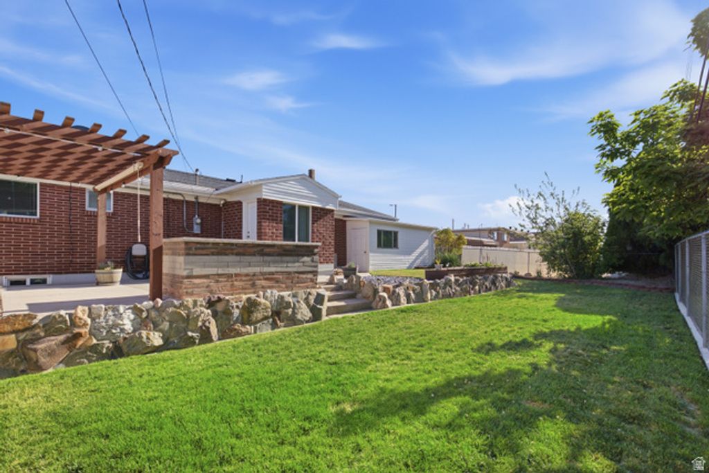 Image 25 of property listing at 1868 W 4840 S, Taylorsville, UT 84123