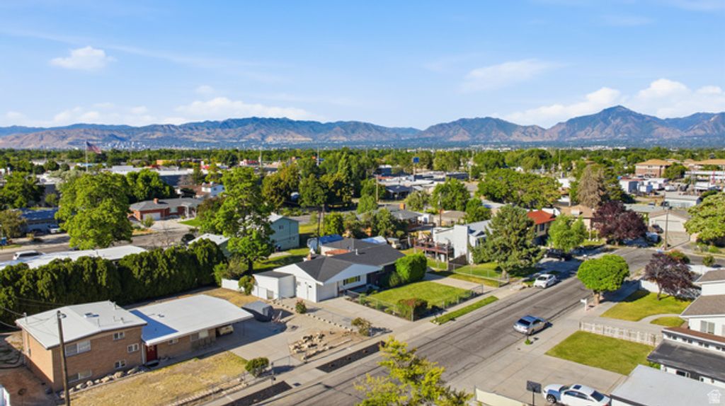 Image 27 of property listing at 1868 W 4840 S, Taylorsville, UT 84123