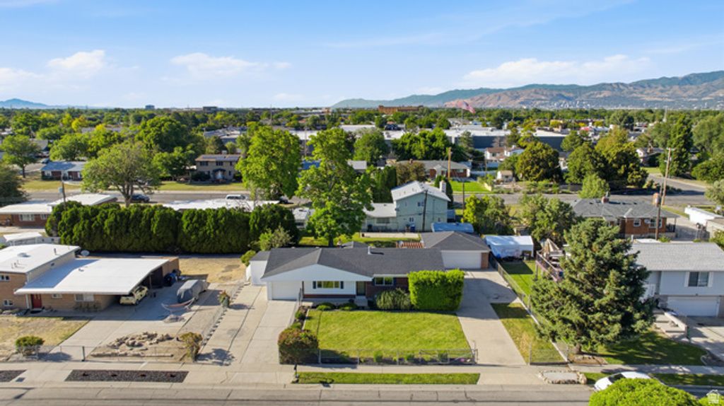 Image 28 of property listing at 1868 W 4840 S, Taylorsville, UT 84123