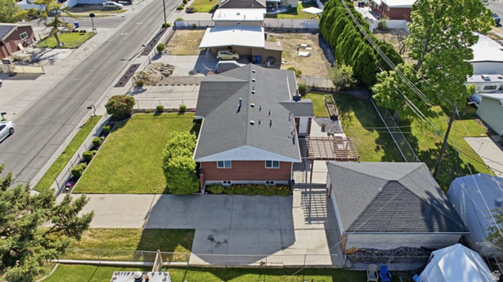 Image 30 of property listing at 1868 W 4840 S, Taylorsville, UT 84123