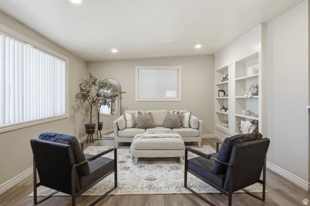 Image 5 of property listing at 1868 W 4840 S, Taylorsville, UT 84123