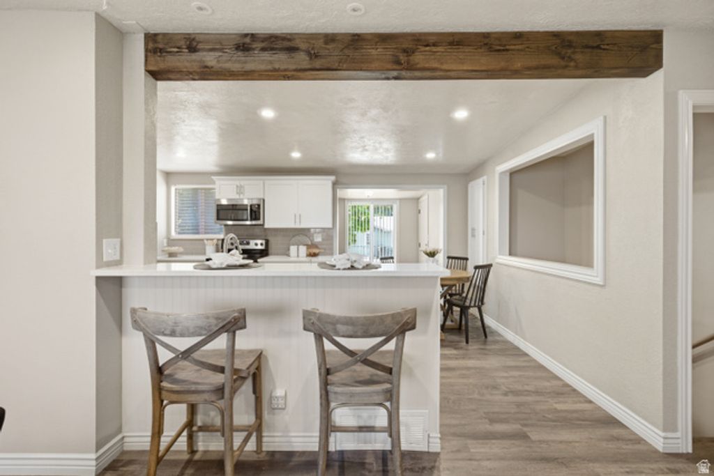 Image 8 of property listing at 1868 W 4840 S, Taylorsville, UT 84123
