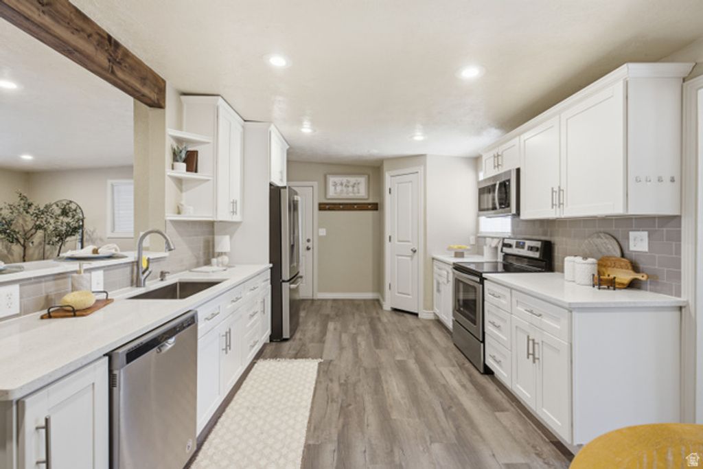 Image 9 of property listing at 1868 W 4840 S, Taylorsville, UT 84123