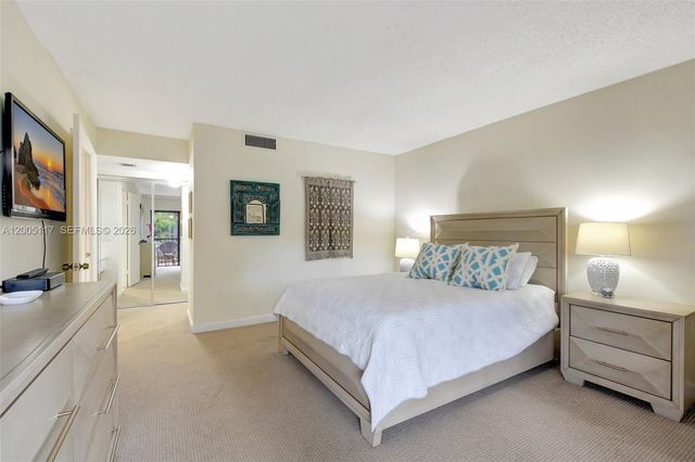 3605 S Ocean Blvd 206, South Palm Beach, FL 33480