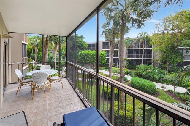3605 S Ocean Blvd 206, South Palm Beach, FL 33480