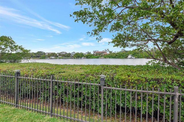 3605 S Ocean Blvd 206, South Palm Beach, FL 33480