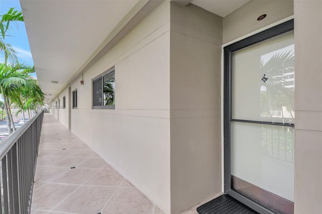 3605 S Ocean Blvd 206, South Palm Beach, FL 33480