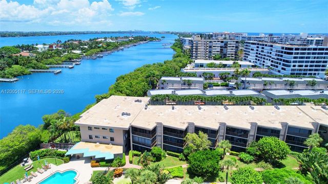 3605 S Ocean Blvd 206, South Palm Beach, FL 33480