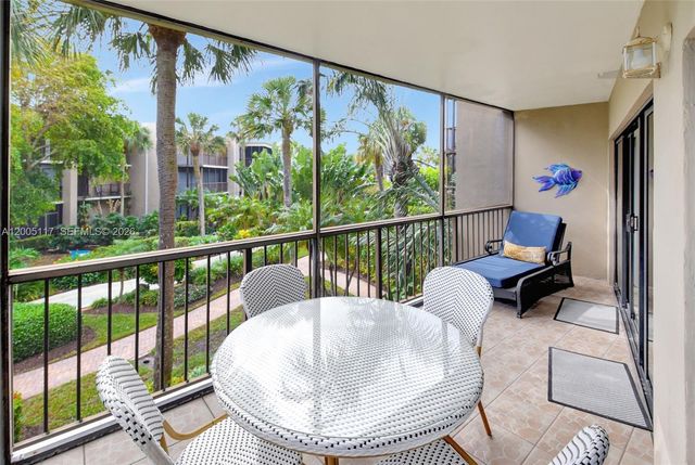 3605 S Ocean Blvd 206, South Palm Beach, FL 33480