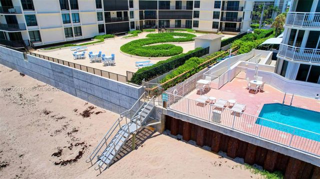 3605 S Ocean Blvd 206, South Palm Beach, FL 33480