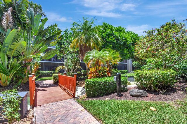 3605 S Ocean Blvd 206, South Palm Beach, FL 33480