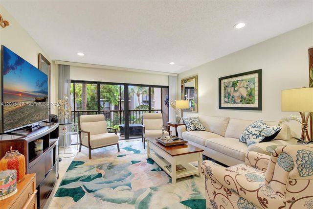 3605 S Ocean Blvd 206, South Palm Beach, FL 33480