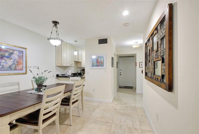 3605 S Ocean Blvd 206, South Palm Beach, FL 33480