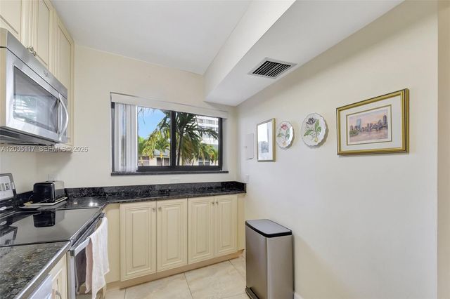 3605 S Ocean Blvd 206, South Palm Beach, FL 33480