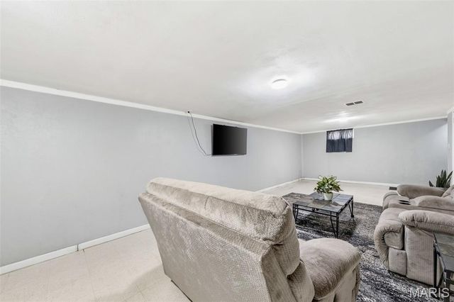 8339 Latty Avenue, Hazelwood, MO 63042