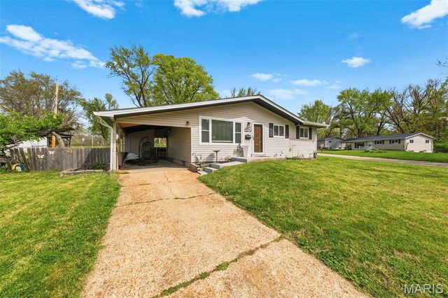8339 Latty Avenue, Hazelwood, MO 63042