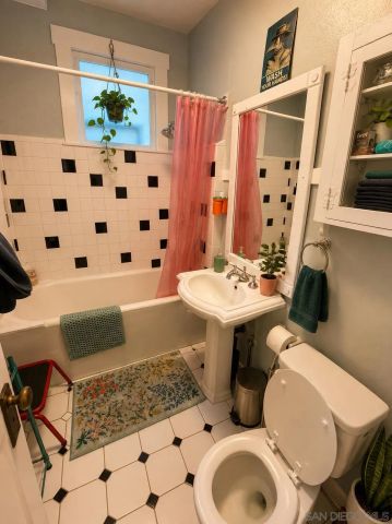 215 Spruce Street, San Diego, CA 92103