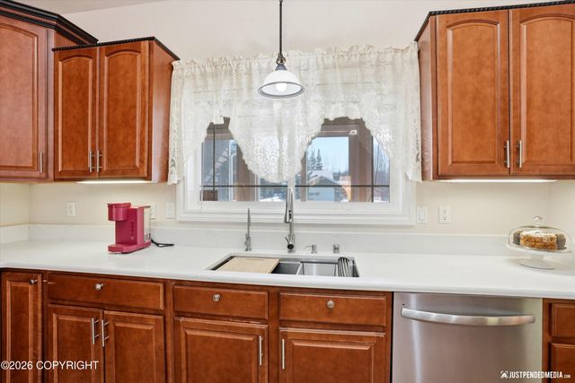 1927 W Destiny Circle, Wasilla, AK 99654