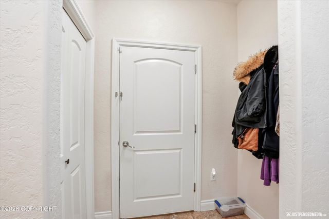 1927 W Destiny Circle, Wasilla, AK 99654