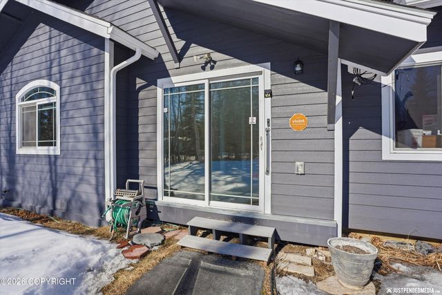 1927 W Destiny Circle, Wasilla, AK 99654