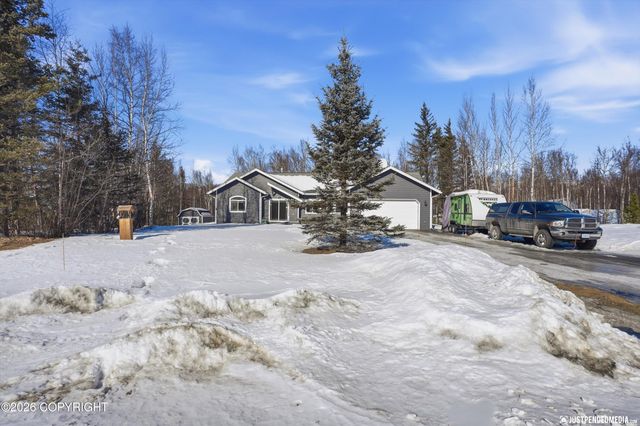 1927 W Destiny Circle, Wasilla, AK 99654