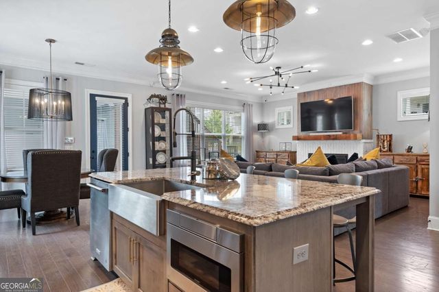 1817 Sanford Drive NW, Atlanta, GA 30318