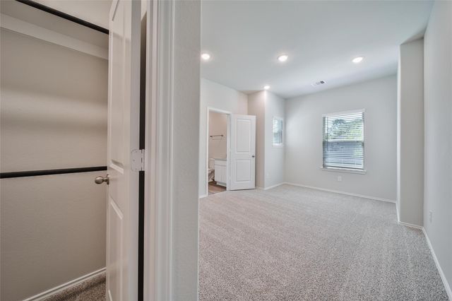 1410 Glenoaks Drive, Conroe, TX 77385