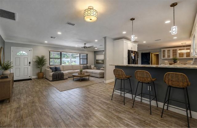 323 SUWANEE AVENUE, Sarasota, FL 34243