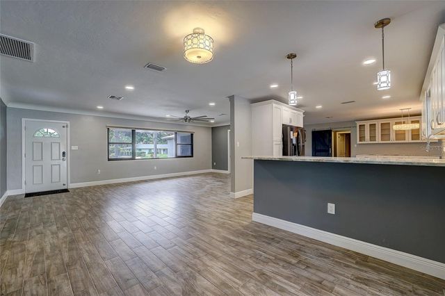 323 SUWANEE AVENUE, Sarasota, FL 34243