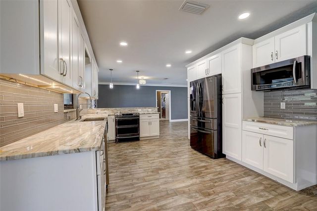 323 SUWANEE AVENUE, Sarasota, FL 34243