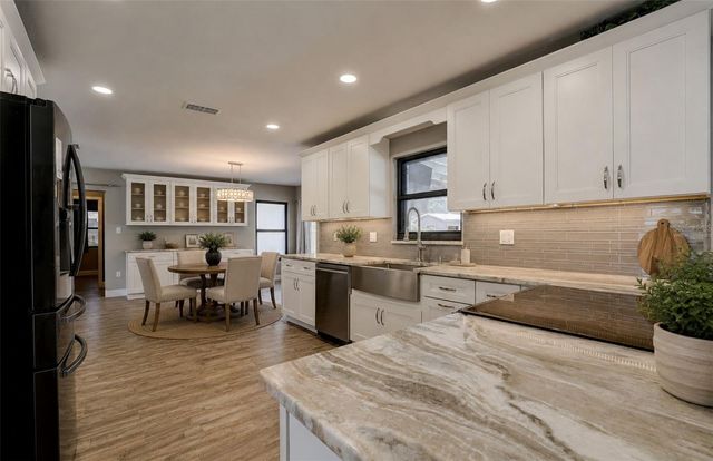 323 SUWANEE AVENUE, Sarasota, FL 34243