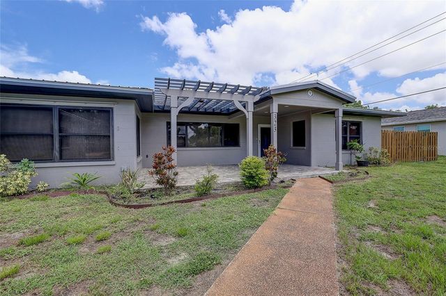 323 SUWANEE AVENUE, Sarasota, FL 34243