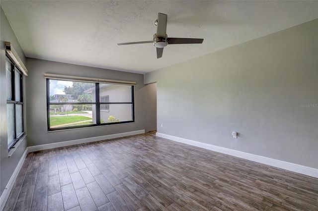 323 SUWANEE AVENUE, Sarasota, FL 34243
