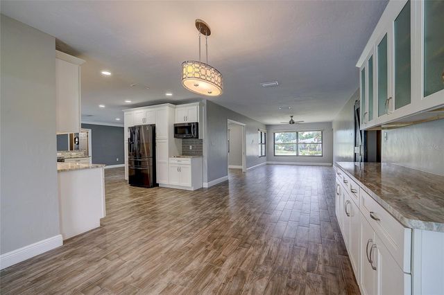 323 SUWANEE AVENUE, Sarasota, FL 34243