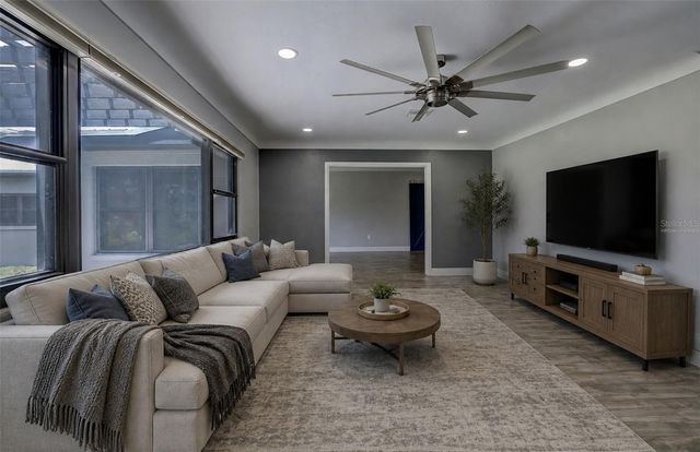 323 SUWANEE AVENUE, Sarasota, FL 34243
