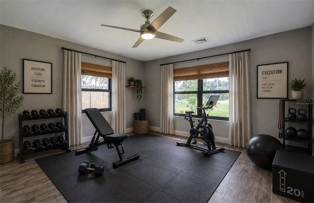 323 SUWANEE AVENUE, Sarasota, FL 34243