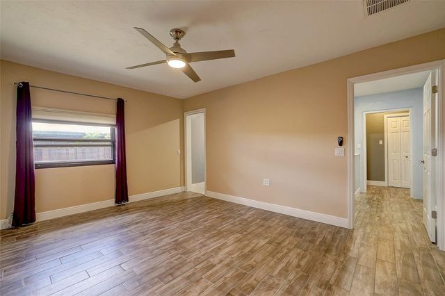 323 SUWANEE AVENUE, Sarasota, FL 34243