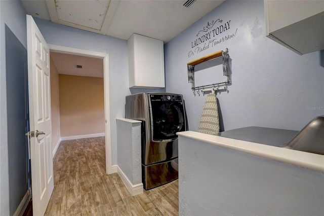 323 SUWANEE AVENUE, Sarasota, FL 34243
